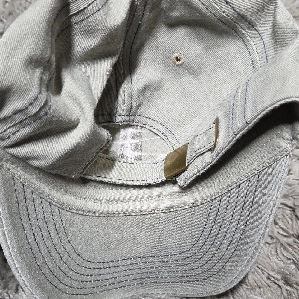 Gray Cap - Picture 3 of 4